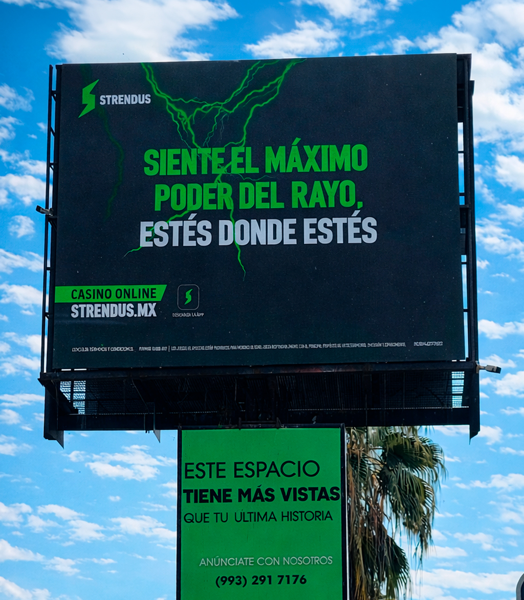Pantalla electrónica de New Global con una campaña universitaria
